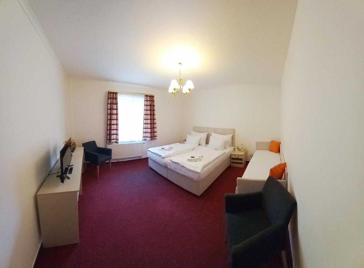 Hradec Hotel 3*